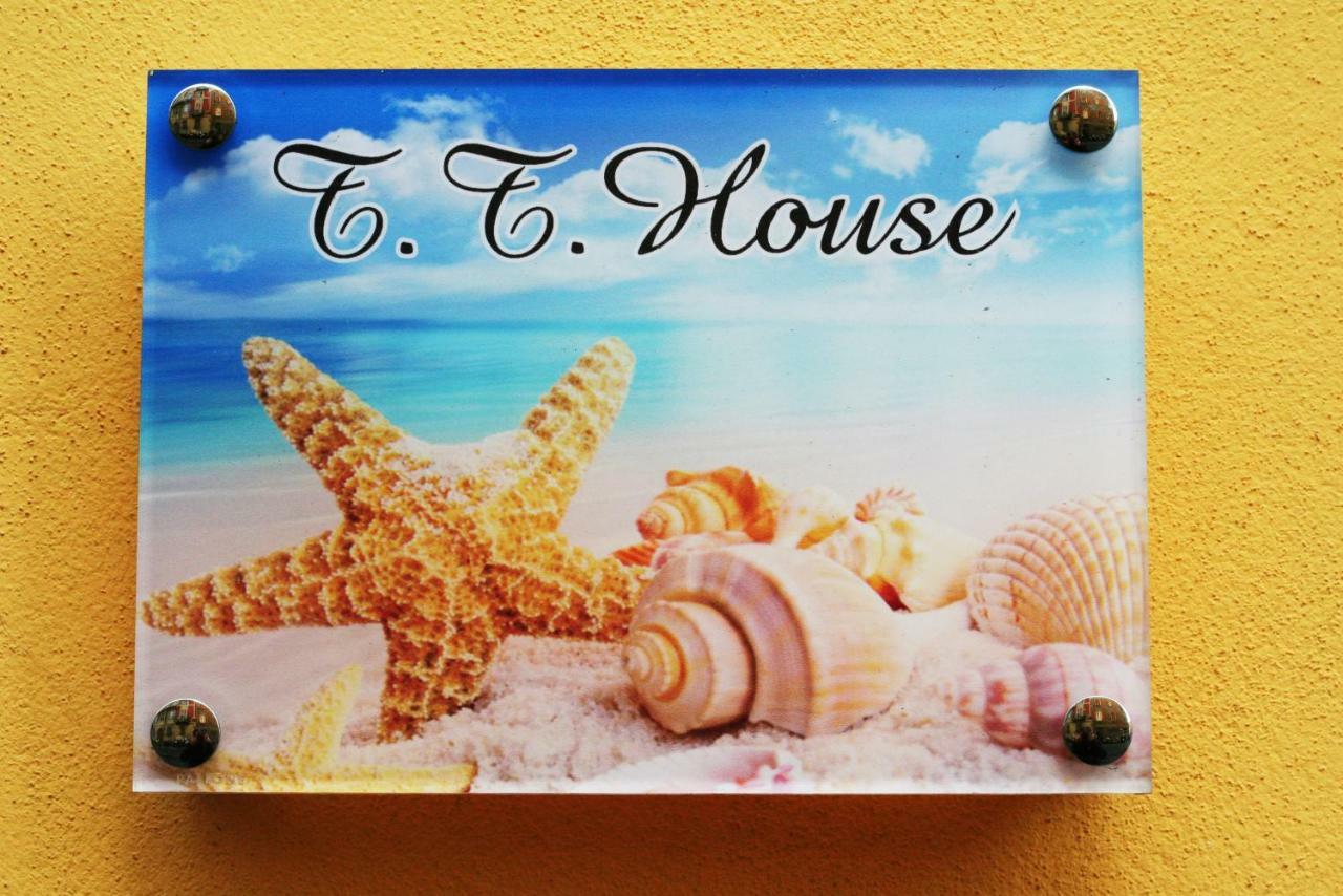 T T House Holiday home La Spezia